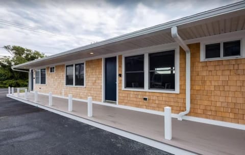 Water's edge renovated Condo with Marina Views House in North Truro