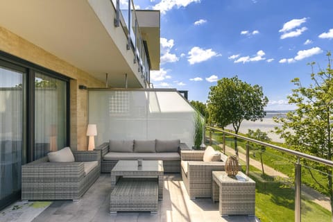 Property building, Patio, View (from property/room), Balcony/Terrace, Lake view