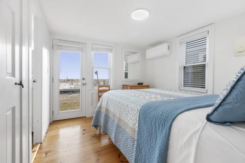 North Truro Beachfront Cottage with Cozy Backyard House in North Truro