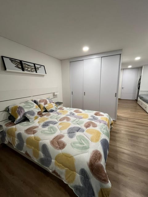 Bed, Photo of the whole room, Bedroom, wardrobe