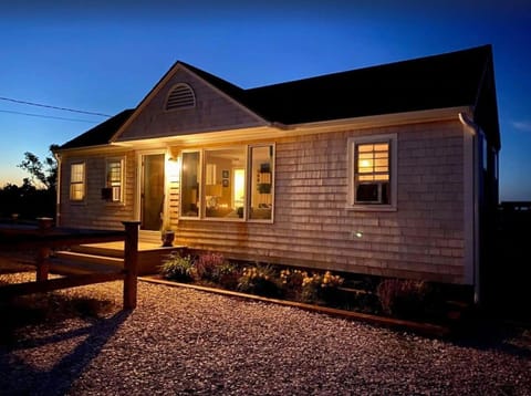 North Truro Pet-friendly home near Secluded Beach House in North Truro