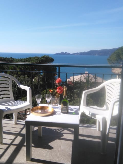 AL MARE DAVANTI A PORTOFINO - BY THE SEA IN FRONT of PORTOFINO Apartment in Liguria