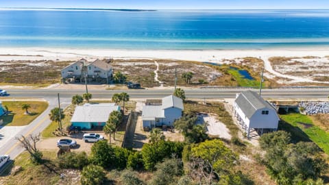Day, Neighbourhood, Natural landscape, Bird's eye view, Beach, Sea view, Street view, Location