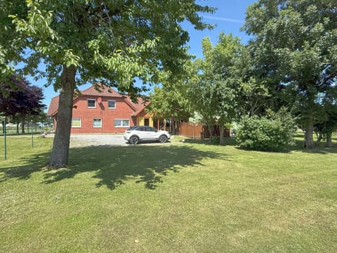 Property building, Garden view, Parking