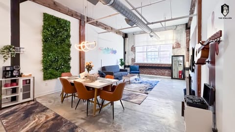 TV and multimedia, Living room, Seating area, Dining area