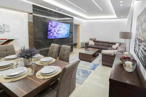TV and multimedia, Living room, Dining area