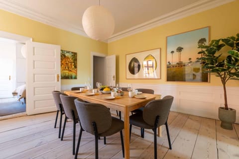 Decorative detail, Dining area