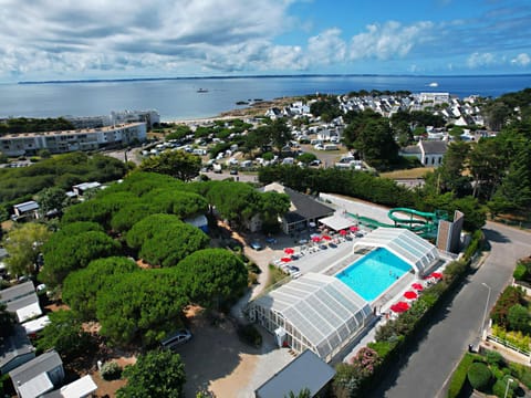 Bird's eye view, Swimming pool
