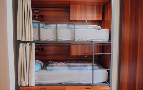 Bed, Bedroom, bunk bed