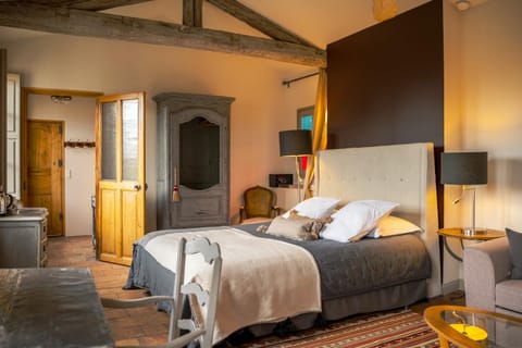 People, Photo of the whole room, Garden view, Family, fireplace, storage