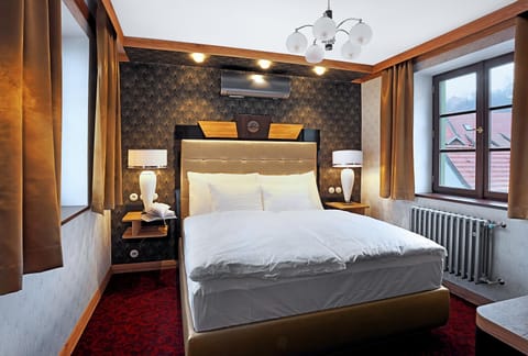 Bed, Bedroom, air conditioner