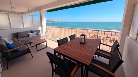Natural landscape, View (from property/room), Balcony/Terrace, Beach, Sea view