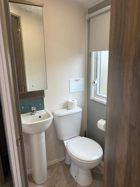 Hurst View Caravan Park Campground/ 
RV Resort in Milford on Sea