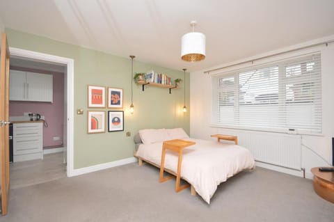 Fully furnished apartment in Exeter Apartment in Exeter