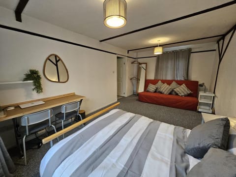 Bed, Photo of the whole room, Bedroom