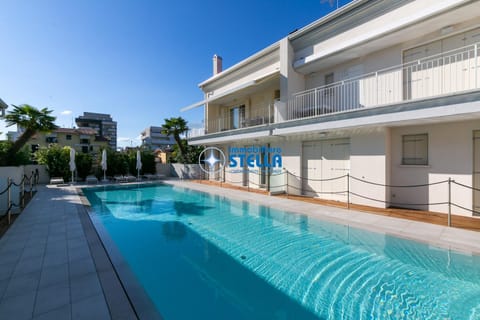 Swimming pool, Public Bath