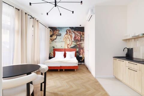 Bed, Kitchen or kitchenette, Dining area, Bedroom