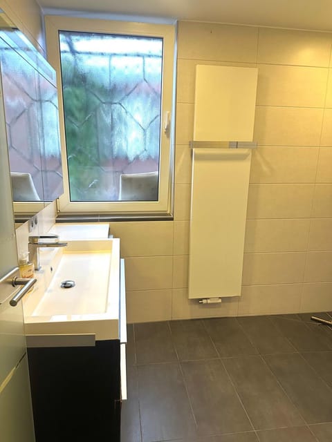 Grosse Wohnung Vollausgestattet Apartment in Eschweiler