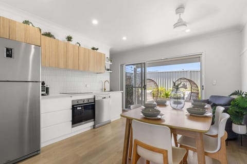 Kitchen or kitchenette, Dining area, dishwasher, oven, stove, toaster