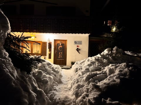 Chalet Heinrich Ski in & Ski out - Apartment Bergblick Apartment in Friuli-Venezia Giulia