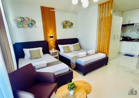 Bed, Kitchen or kitchenette, Living room, Photo of the whole room, Seating area, Bedroom, towels