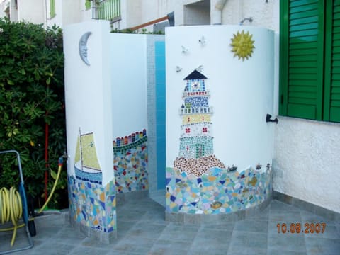 Shower, Garden