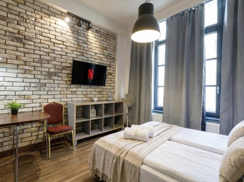 Communal lounge/ TV room, Bed, TV and multimedia, Evening entertainment, Bedroom