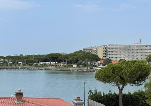 Bellissimo appartamento frontemare con terrazza Apartment in Porto Santa Margherita