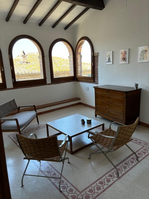Seating area