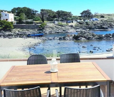 Natural landscape, Balcony/Terrace, Dining area, Sea view