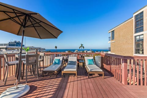 Grand Retreat Rooftop Bliss and Ocean Views House in La Jolla