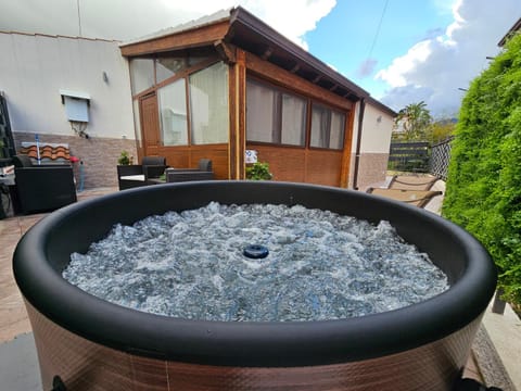 Property building, Hot Tub