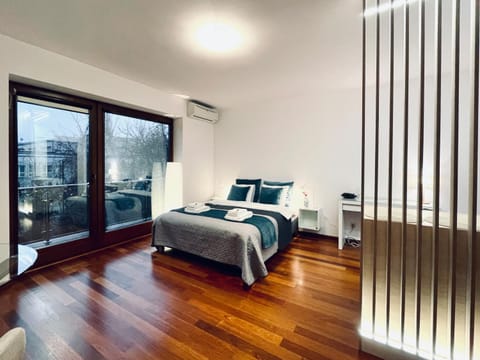 Bed, Living room, Photo of the whole room, Bedroom