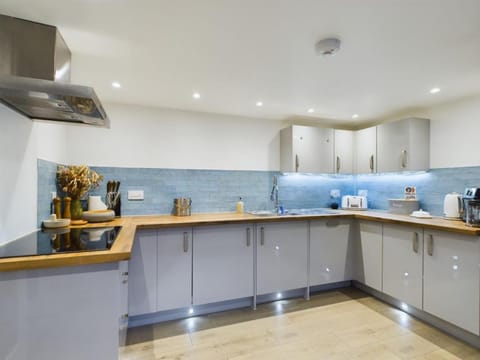 Sun Trap Terrace Apartment in Porthleven