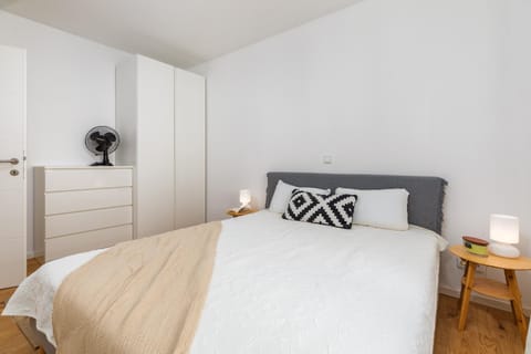 Bed, Bedroom, wardrobe