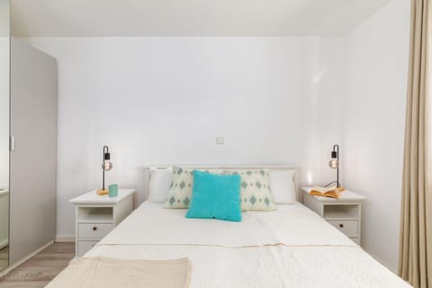 Bed, Bedroom, wardrobe