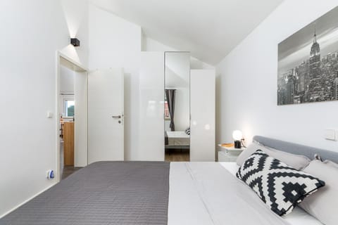 Bed, Bedroom, wardrobe