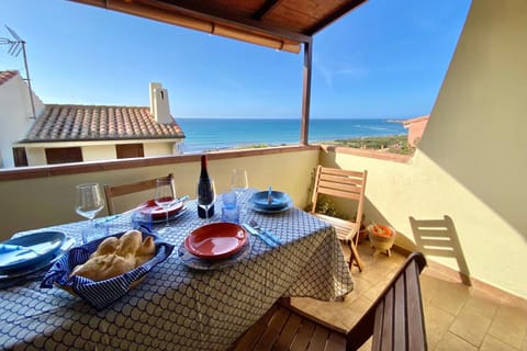 Natural landscape, Balcony/Terrace, Dining area, Sea view