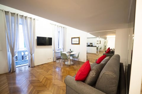 Communal lounge/ TV room, TV and multimedia, Living room, Seating area