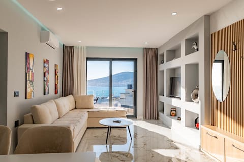 Living room, Seating area, Dining area, Sea view