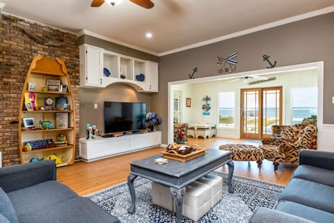 Anchored in Hope House in Dauphin Island