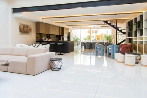 Communal lounge/ TV room, Living room, Lounge or bar, Seating area