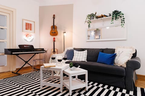 TV and multimedia, Living room, Decorative detail, Entertainment