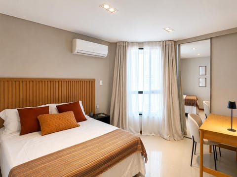 Bed, Photo of the whole room, Bedroom, air conditioner