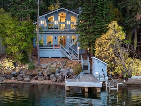 Luxury Lakefront 5 Br Home Hot Tub Arcade House in Truckee