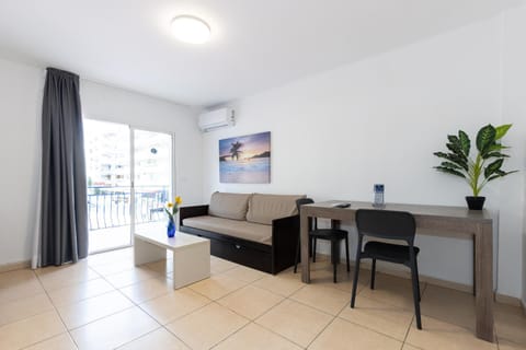 TV and multimedia, Living room, air conditioner