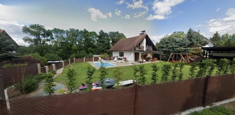 Property building, Garden, Garden view, Swimming pool