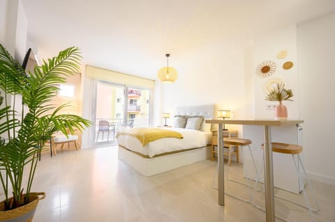 Bed, Living room, Photo of the whole room, Dining area, Bedroom, heating, heating, internet, internet, air conditioner, air conditioner