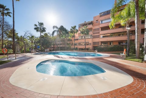Property building, Swimming pool, Swimming pool