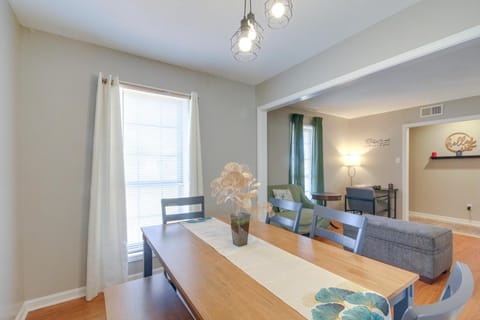 4 Mi to Shelby Farms Park Memphis Home with Patio! House in Cordova